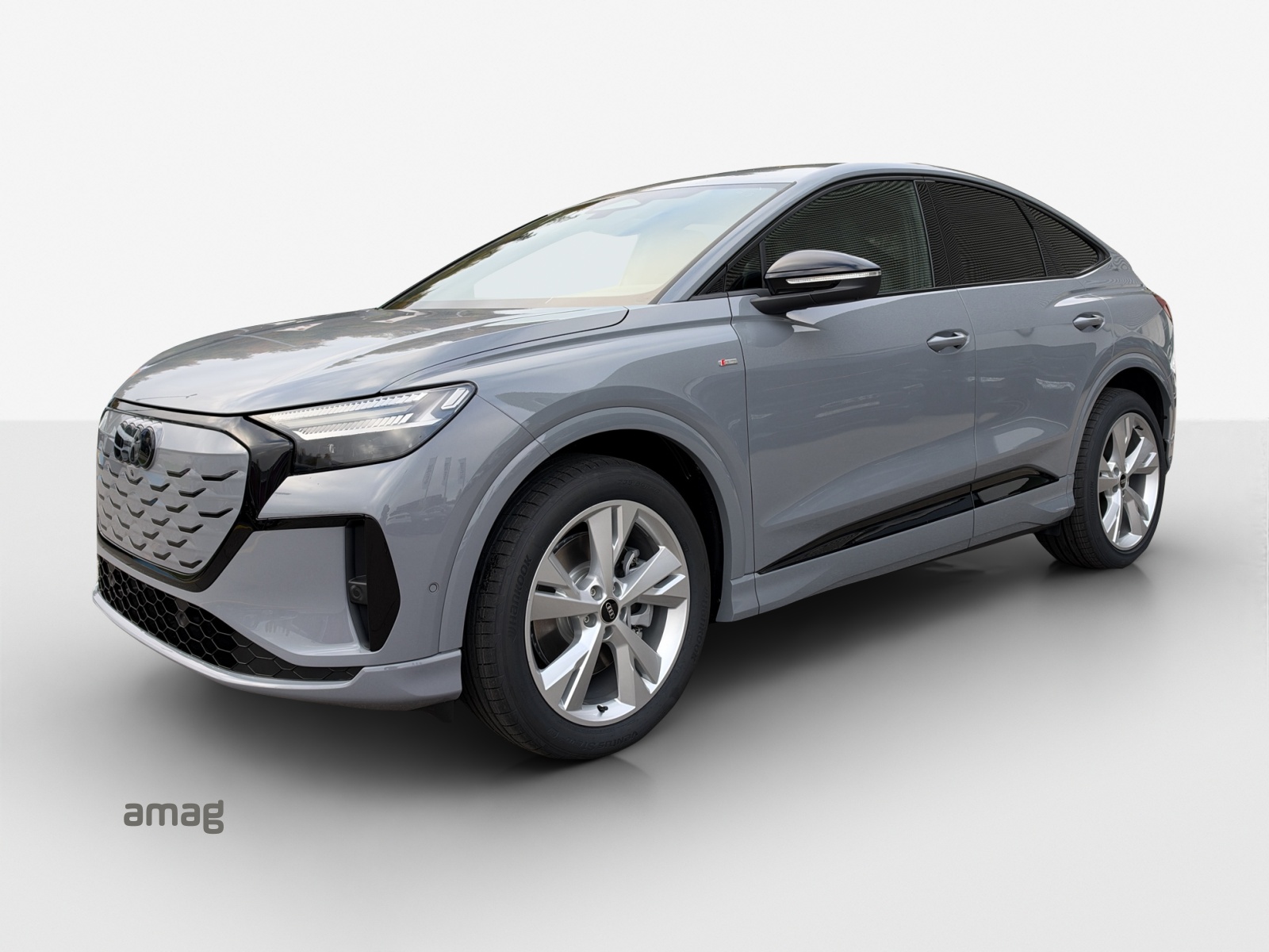 AUDI Q4