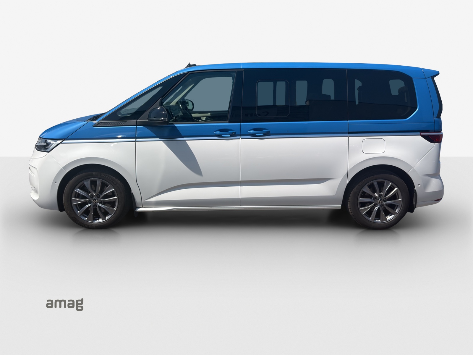 VW Nutzfahrzeuge Multivan - Immagine in arrivo... 1