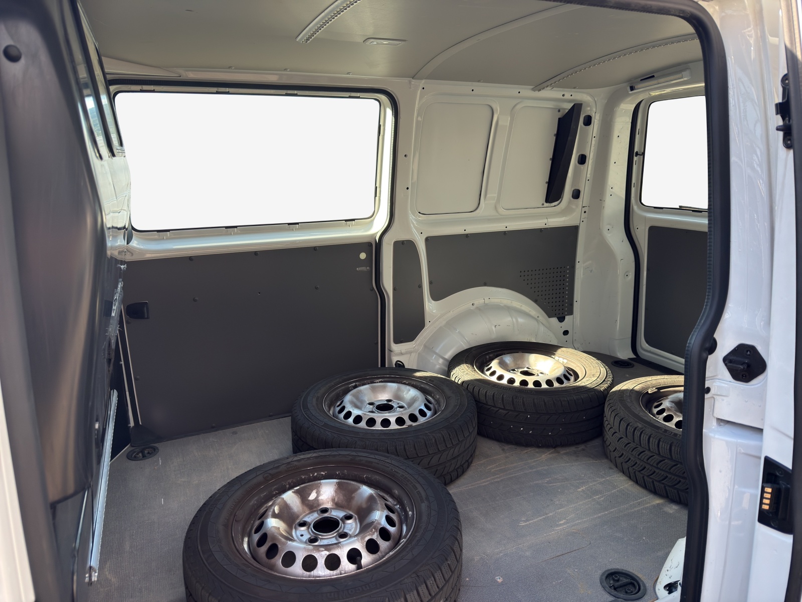 VW Nutzfahrzeuge Transporter - Bild folgt... 1